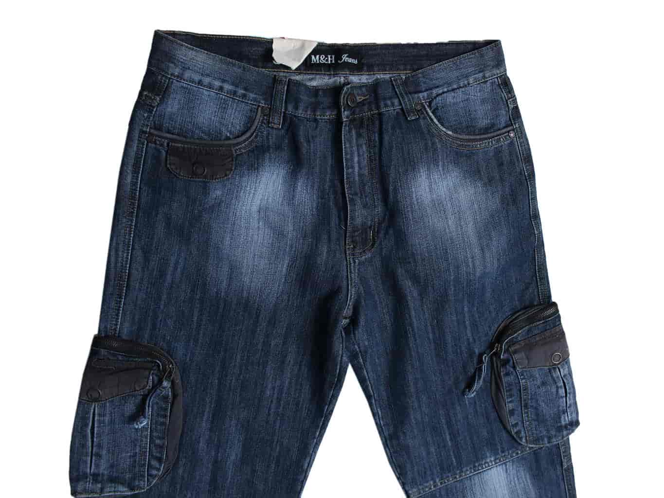 Карманы на мужских джинсах сзади